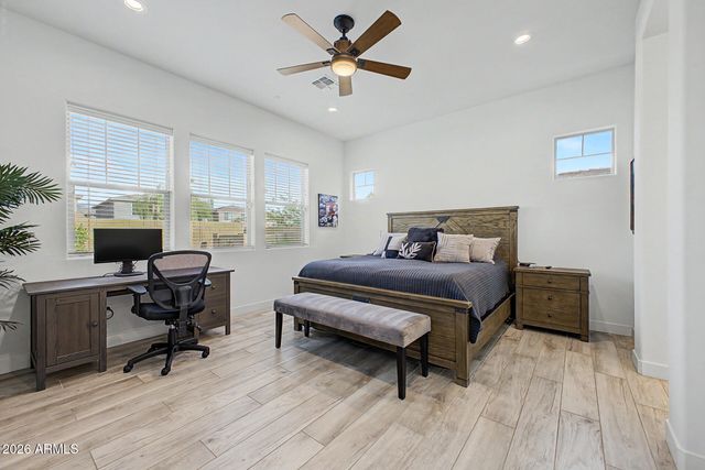 21641 N 59TH Street, Phoenix, AZ 85054