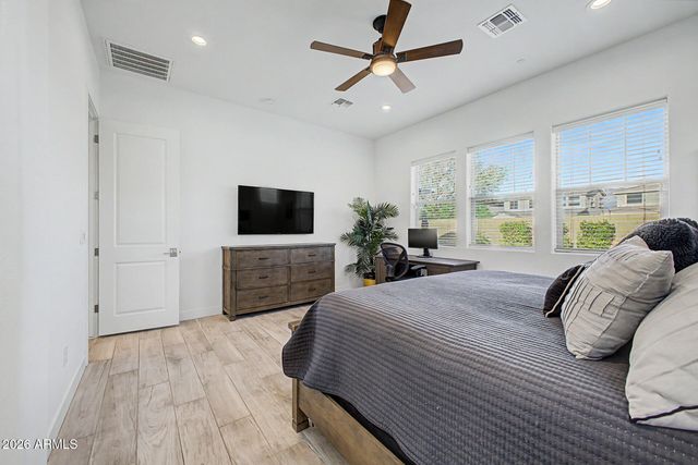 21641 N 59TH Street, Phoenix, AZ 85054
