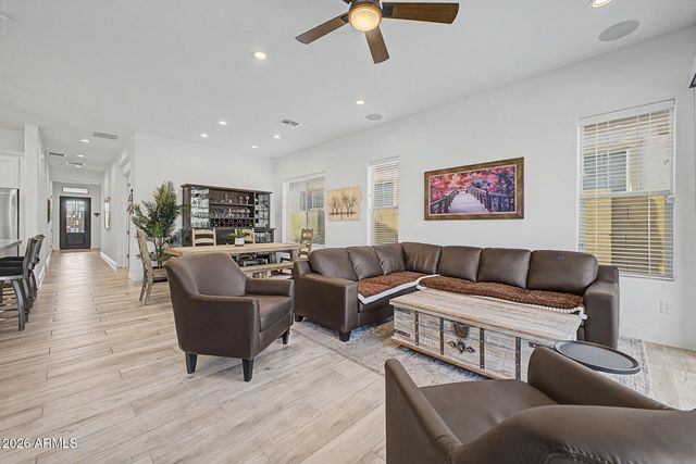 21641 N 59TH Street, Phoenix, AZ 85054