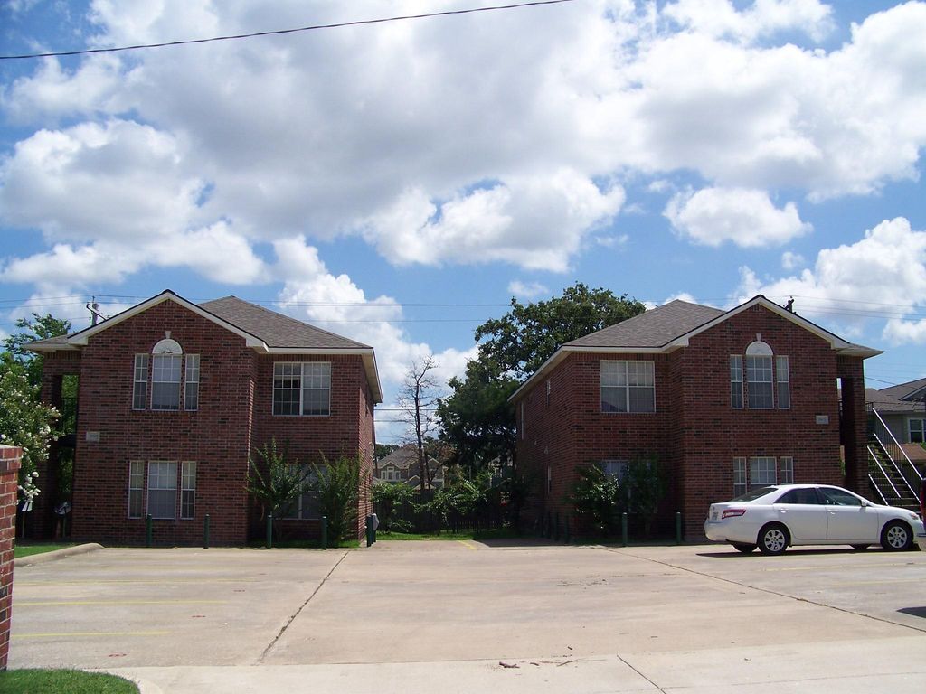 3901 College Main Street B, Bryan, TX 77801
