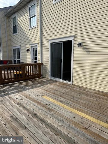 6850 SIGNATURE CIR, Alexandria, VA 22310