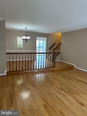 6850 SIGNATURE CIR, Alexandria, VA 22310