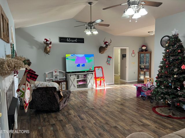 2034 Keno Drive, Crossville, TN 38572