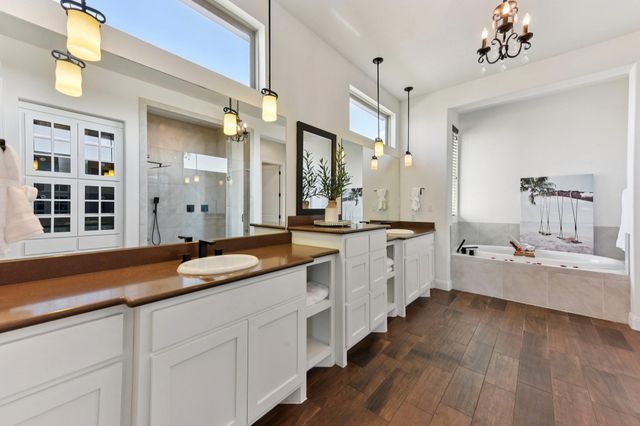 604 Brave Face ST, Leander, TX 78641