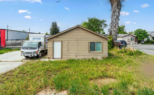 6615 Callander Ave, Riverbank, CA 95367