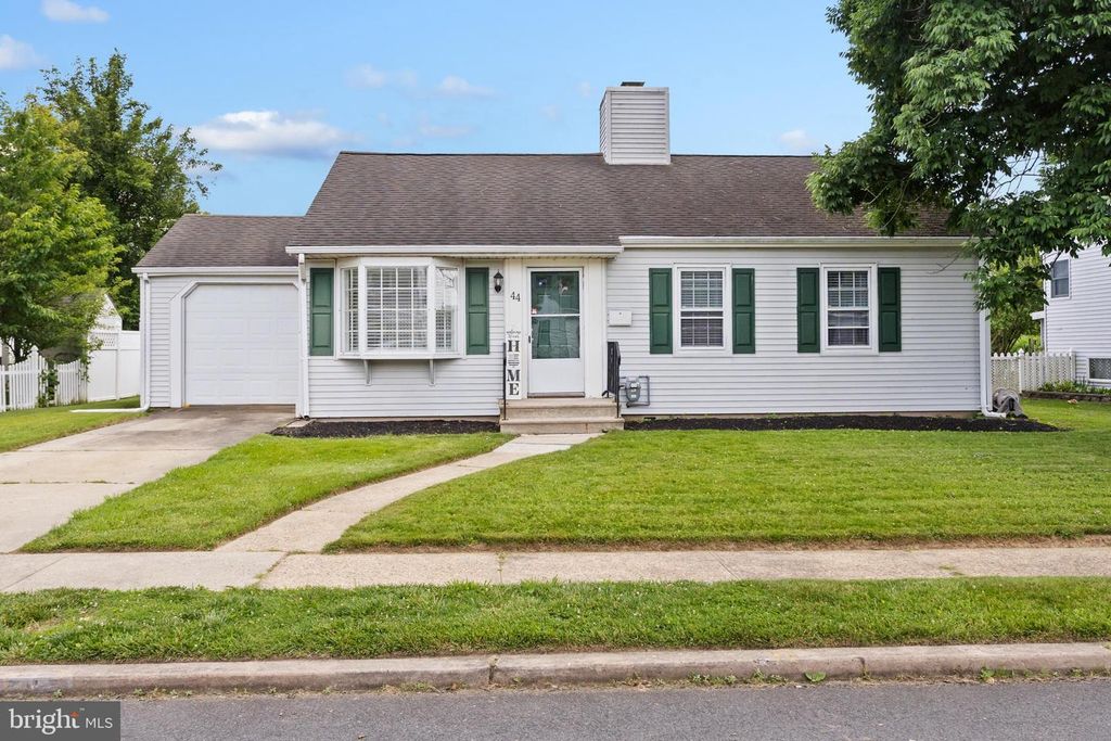 44 MAE DR, Hamilton, NJ 08620