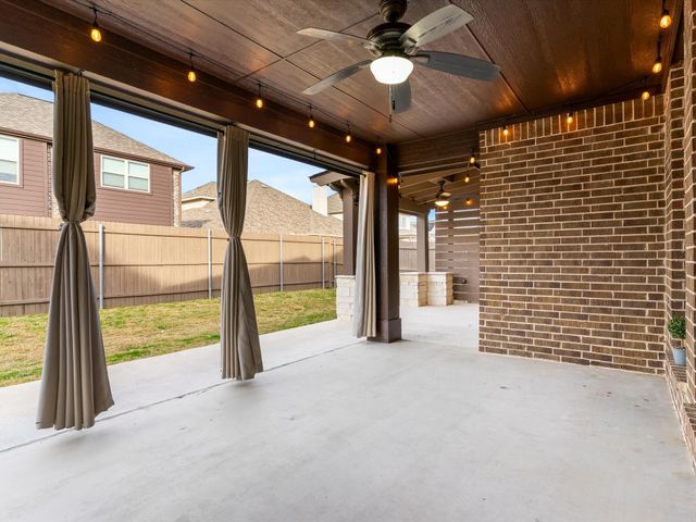 10213 Fox Manor Trail, Fort Worth, TX 76131