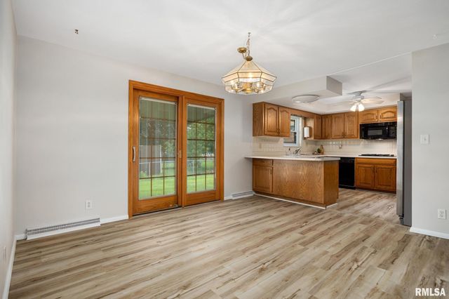 4725 N NELSON Avenue, Peoria, IL 61614