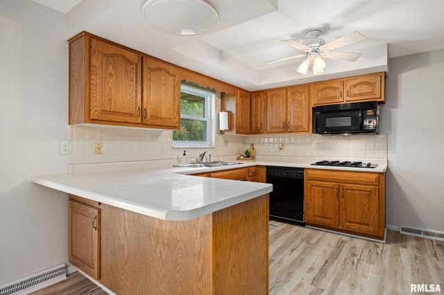 4725 N NELSON Avenue, Peoria, IL 61614