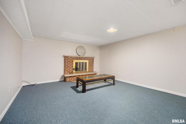 4725 N NELSON Avenue, Peoria, IL 61614