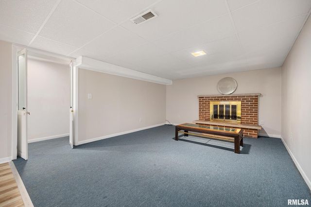 4725 N NELSON Avenue, Peoria, IL 61614