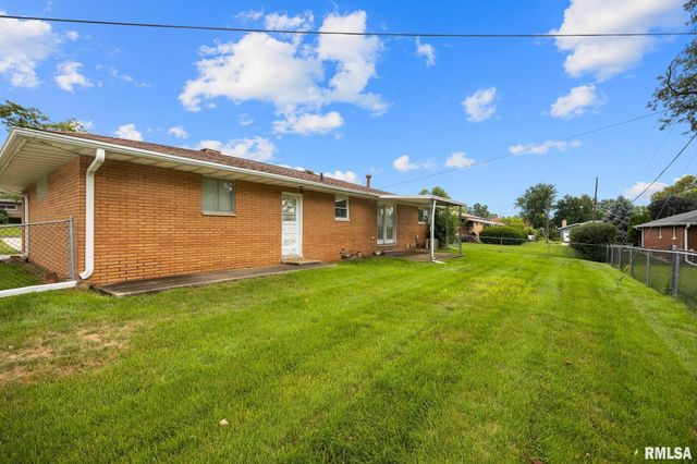 4725 N NELSON Avenue, Peoria, IL 61614