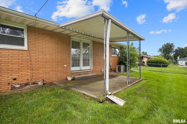 4725 N NELSON Avenue, Peoria, IL 61614