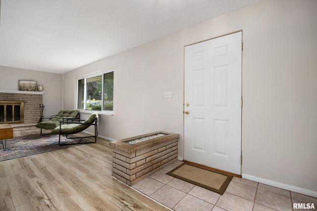 4725 N NELSON Avenue, Peoria, IL 61614