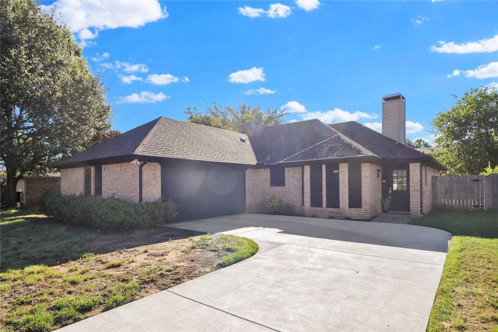 409 Odell Street, Cleburne, TX 76033 — exterior