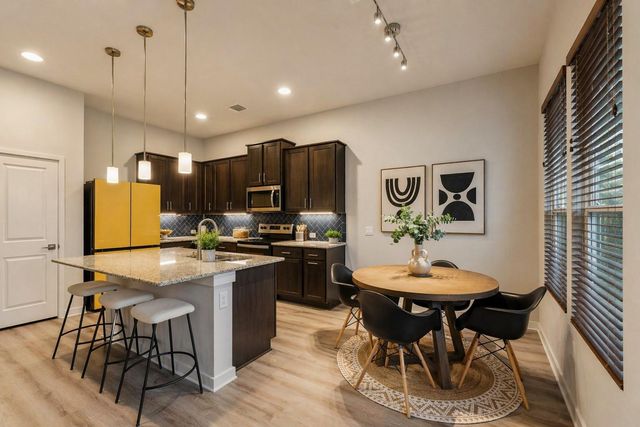 1208 Limelight LN, Pflugerville, TX 78660