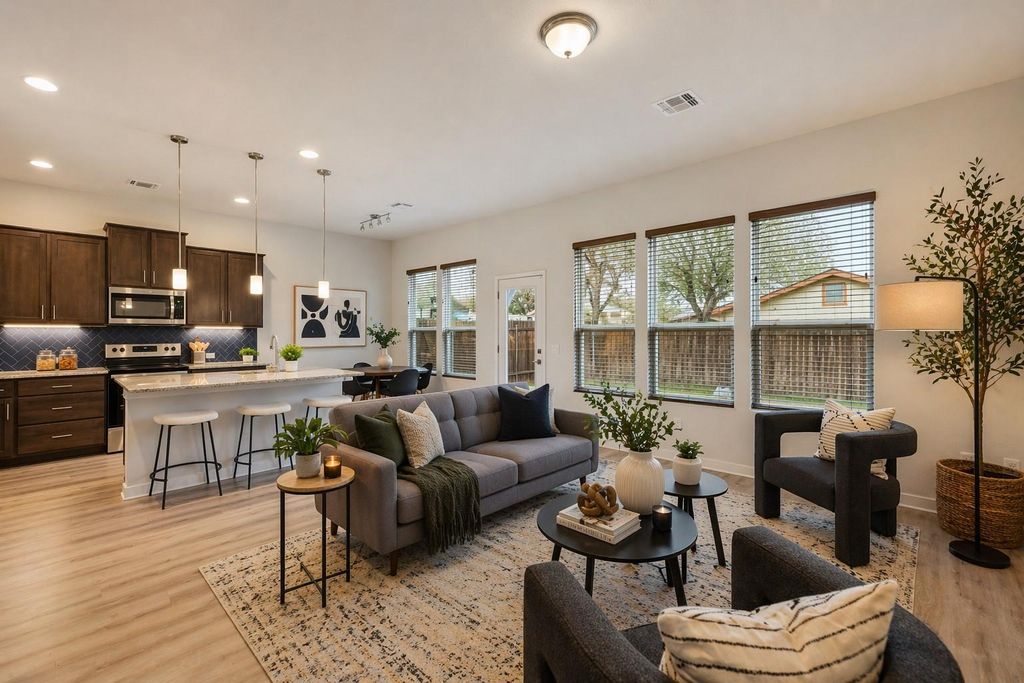 1208 Limelight LN, Pflugerville, TX 78660