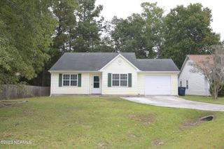 621 S Hampton Drive, Jacksonville, NC 28546
