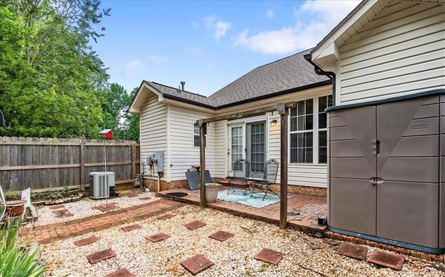 14 Rhododendron Drive, Greensboro, NC 27455