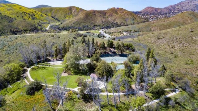 5744 Oak Bend Lane 203, Oak Park, CA 91377