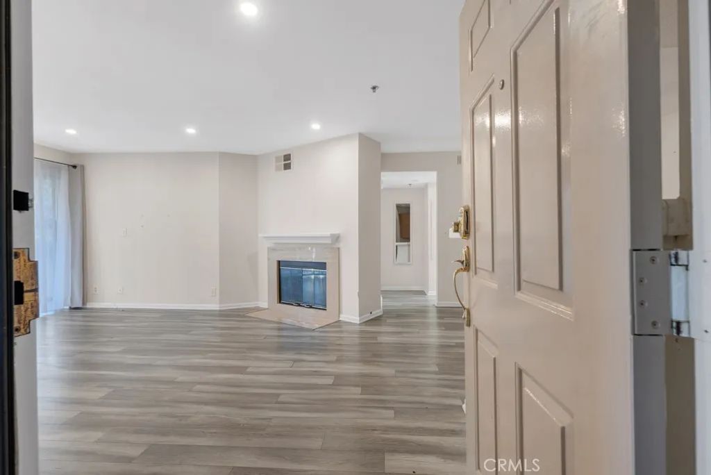 5744 Oak Bend Lane 203, Oak Park, CA 91377