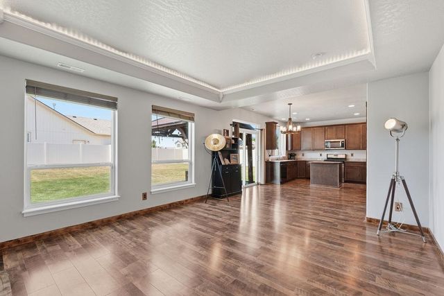 8997 N Cheltenham Ct, Spokane, WA 99208