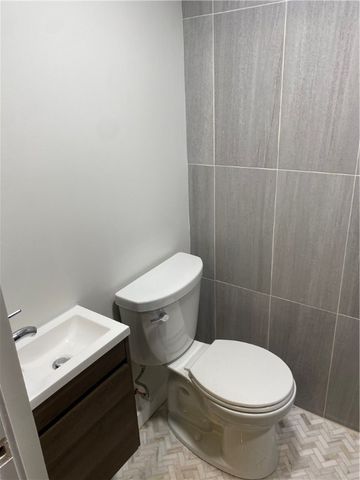 658 Fort Couch road, Upper St Clair, PA 15241