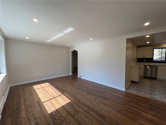 658 Fort Couch road, Upper St Clair, PA 15241