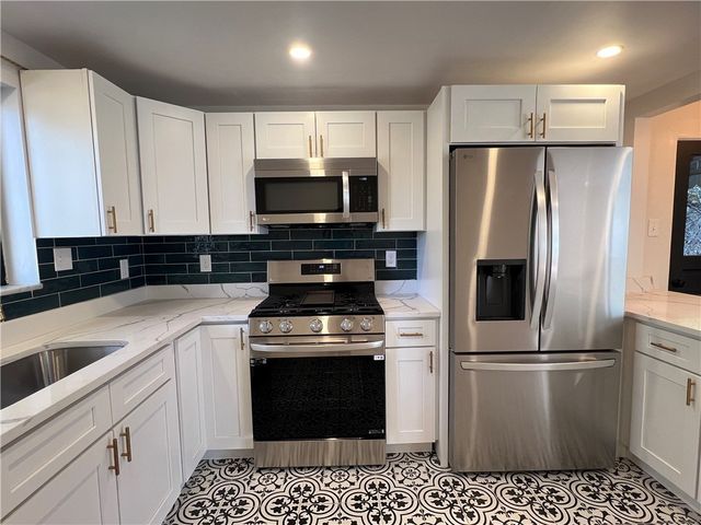 658 Fort Couch road, Upper St Clair, PA 15241