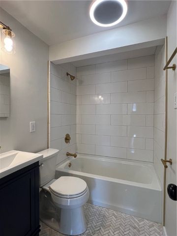 658 Fort Couch road, Upper St Clair, PA 15241