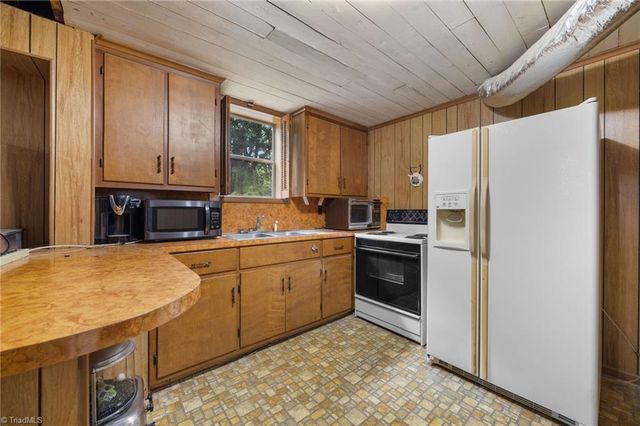 3808 Old Highway 601, Mount Airy, NC 27030