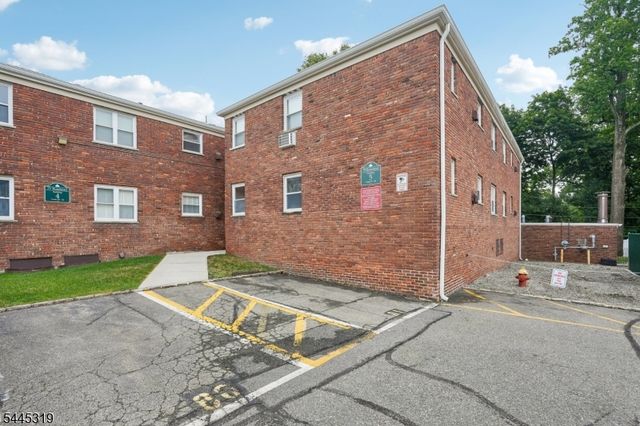 79 Roseland Ave 73, Caldwell Boro Twp., NJ 07006