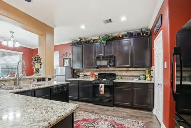 2206 Lisa Lane, Deer Park, TX 77536