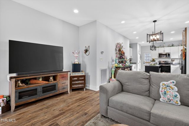 1610 East Millard Street, Johnson City, TN 37601