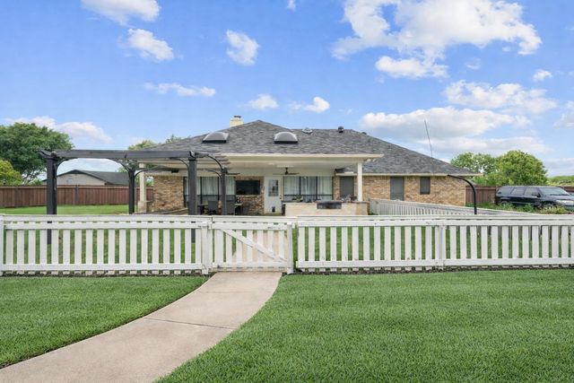 4200 Jennifer Lane, Crowley, TX 76036