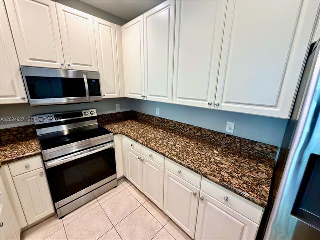 3909 White Peacock Lane, Coconut Creek, FL 33073