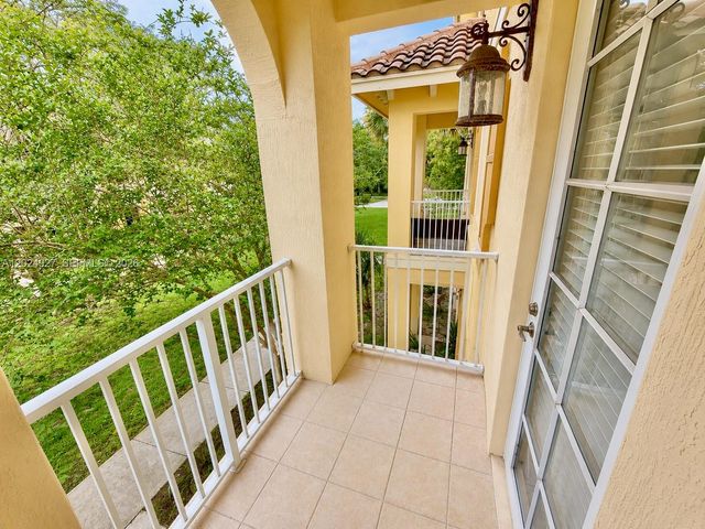 3909 White Peacock Lane, Coconut Creek, FL 33073