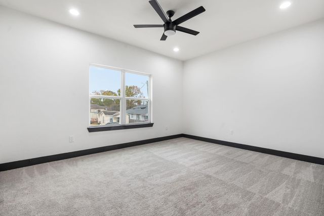 911 Panama Boulevard, Houston, TX 77009