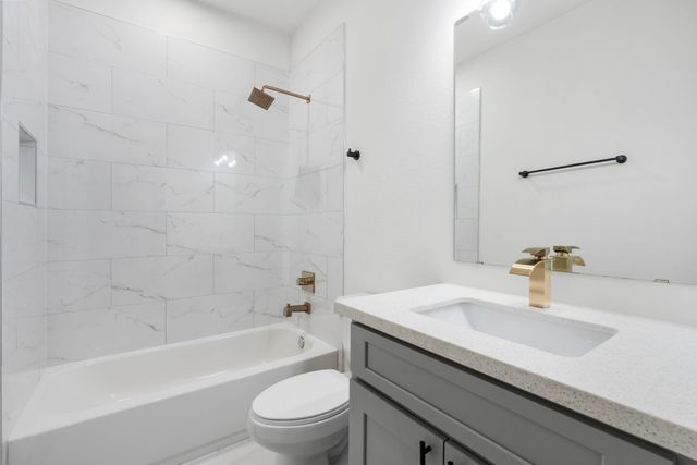 911 Panama Boulevard, Houston, TX 77009