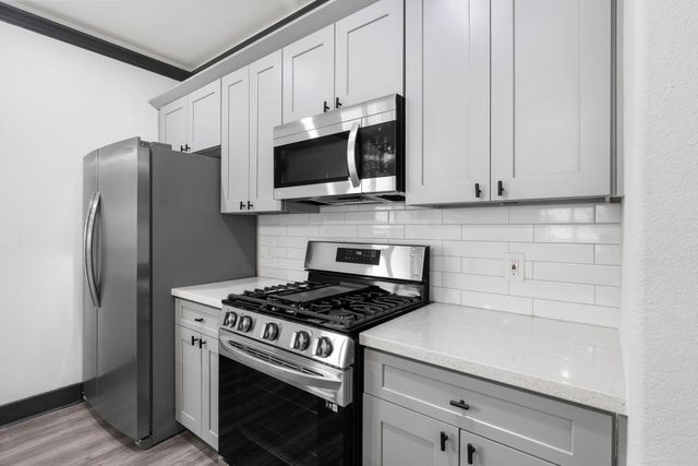 911 Panama Boulevard, Houston, TX 77009