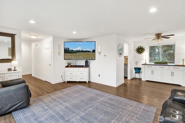 7008 Dahlberg Road, Ferndale, WA 98248