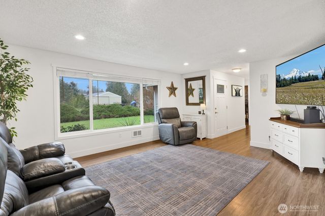 7008 Dahlberg Road, Ferndale, WA 98248