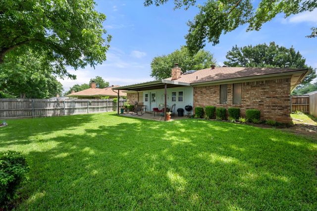 1838 Westcrest Drive, Arlington, TX 76013