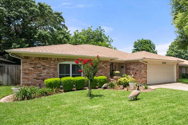 1838 Westcrest Drive, Arlington, TX 76013