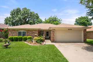 1838 Westcrest Drive, Arlington, TX 76013