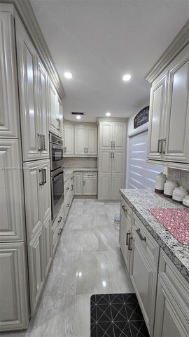 3605 NW 83rd Ave, Sunrise, FL 33351