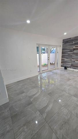 3605 NW 83rd Ave, Sunrise, FL 33351