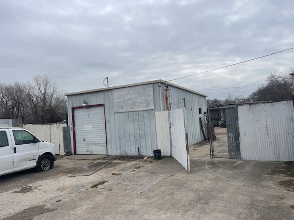 5904 Etsie Street, Fort Worth, TX 76117