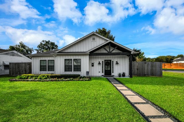 1731 Cheshire Lane, Houston, TX 77018
