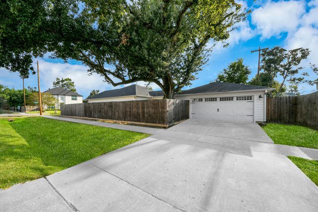 1731 Cheshire Lane, Houston, TX 77018